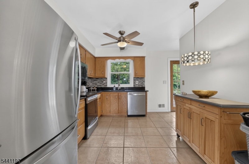22 Sandra Road Ringoes, NJ 08551 - Photo 16 of 25