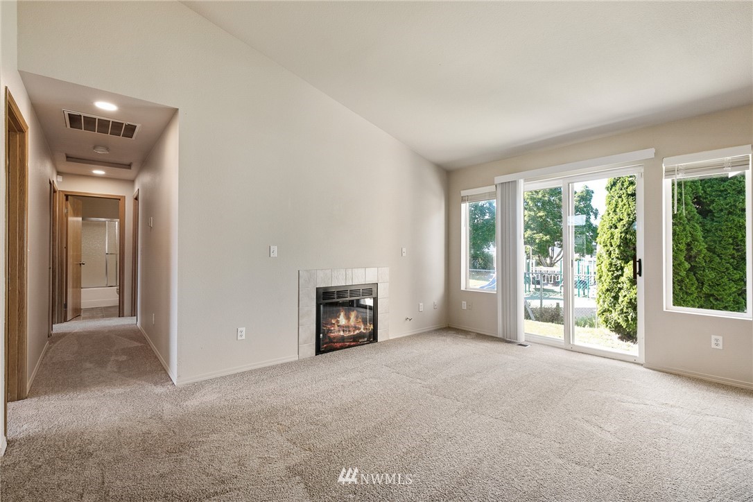 631 Rachael Place Kent, WA 98032 - Photo 3 of 14 Gallery Image 3