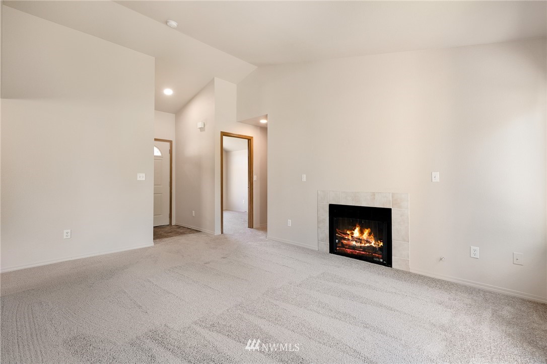 631 Rachael Place Kent, WA 98032 - Photo 4 of 14 Gallery Image 4