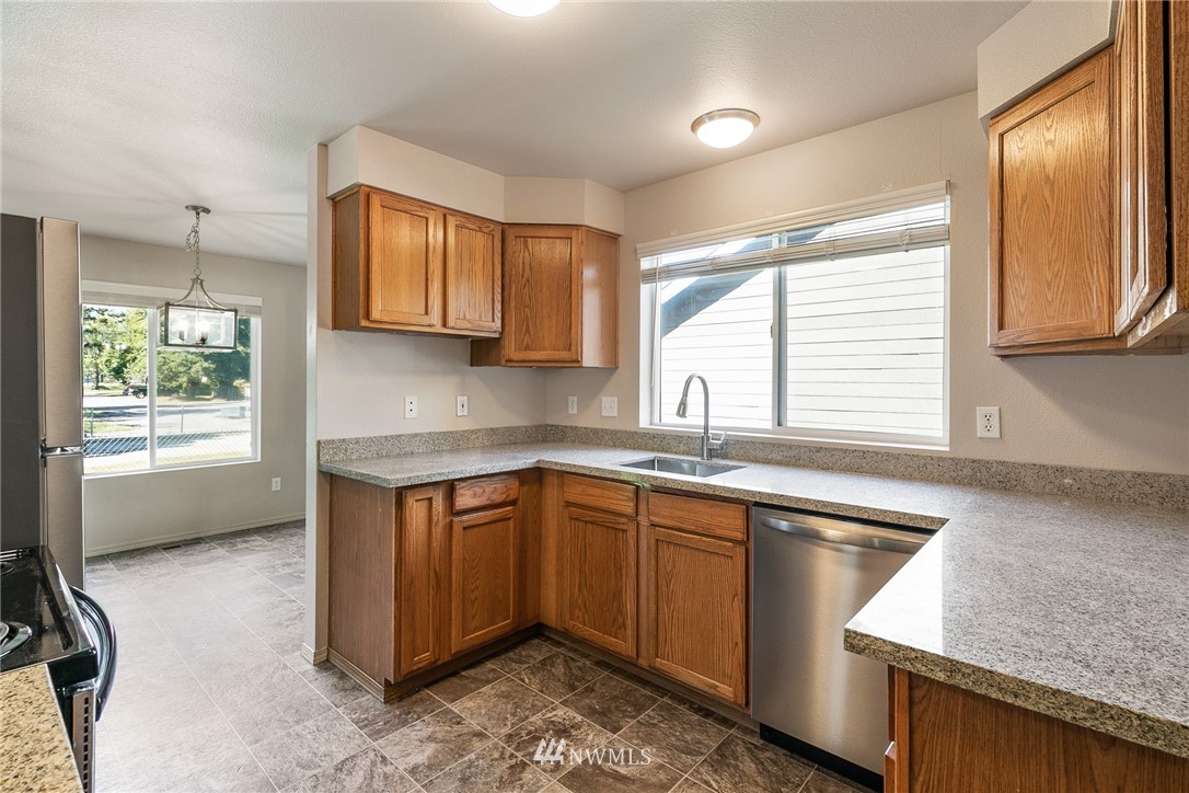631 Rachael Place Kent, WA 98032 - Photo 6 of 14 Gallery Image 6