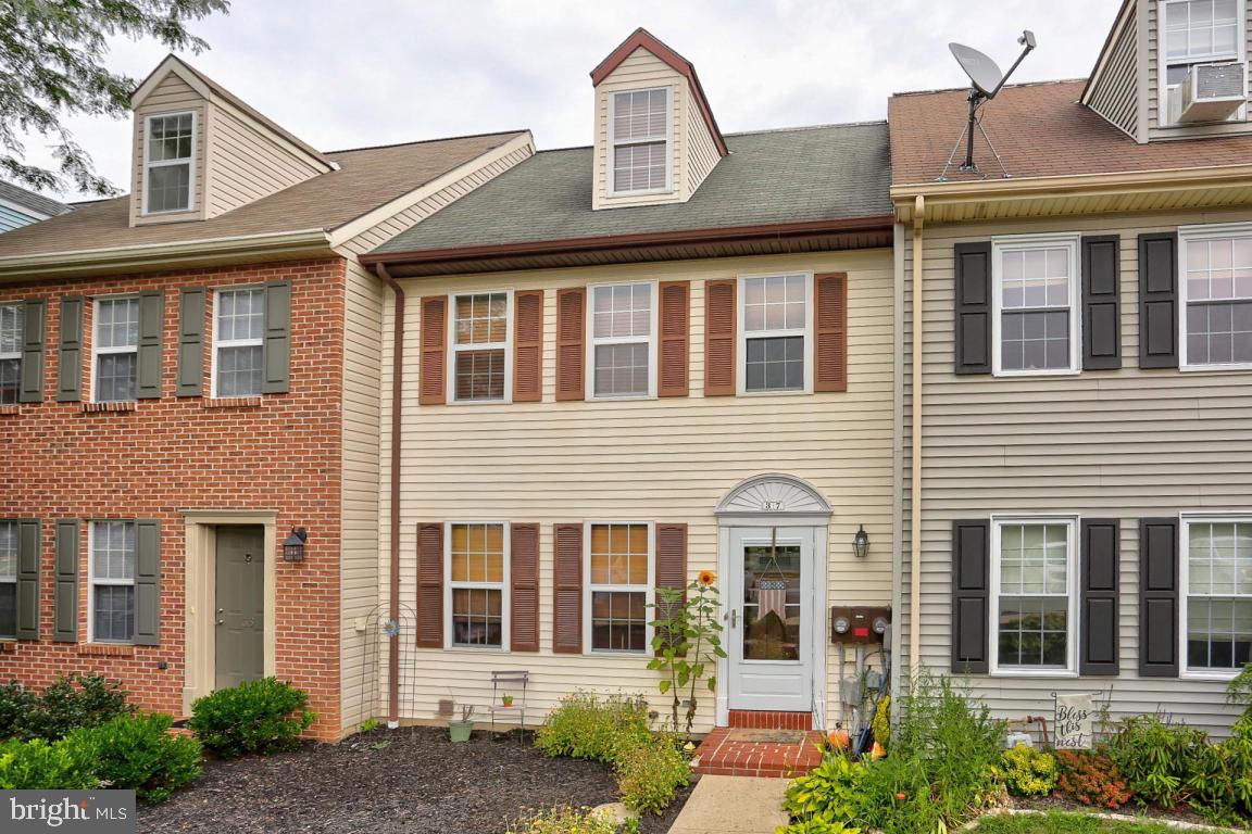 37 Pennwick Drive Lititz, PA 17543 - Photo 1 of 15 Gallery Image 1
