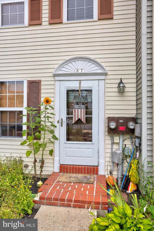 37 Pennwick Drive Lititz, PA 17543 - Photo 2 of 15 Gallery Image 2