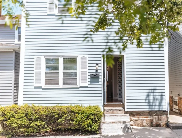 $3,800 | 28 Dixon Street, Newport, RI 02840