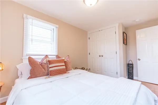 $3,800 | 28 Dixon Street, Newport, RI 02840