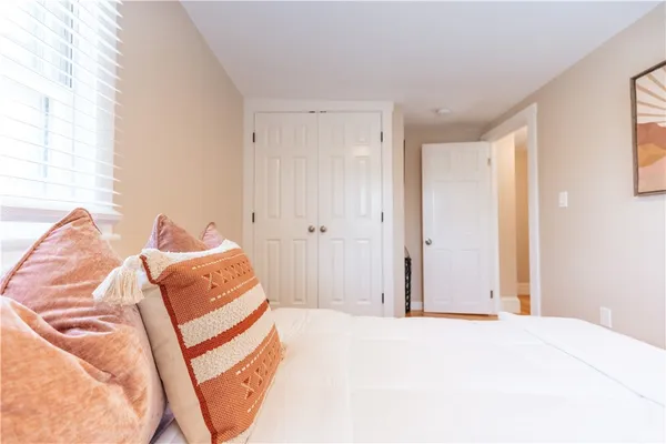 $3,800 | 28 Dixon Street, Newport, RI 02840