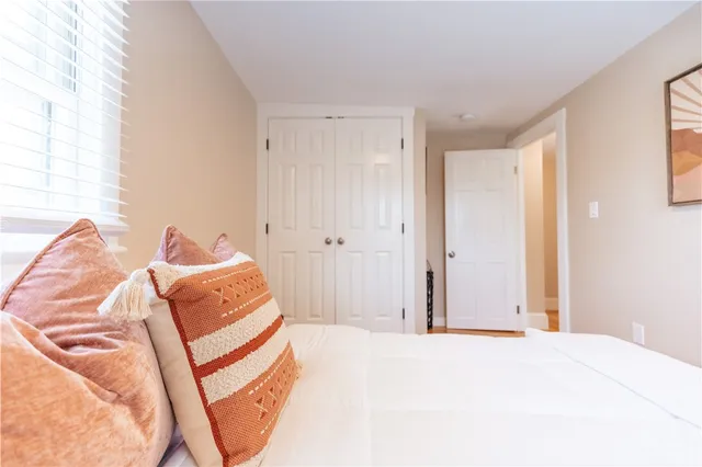 $3,800 | 28 Dixon Street, Newport, RI 02840