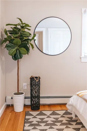 $3,800 | 28 Dixon Street, Newport, RI 02840