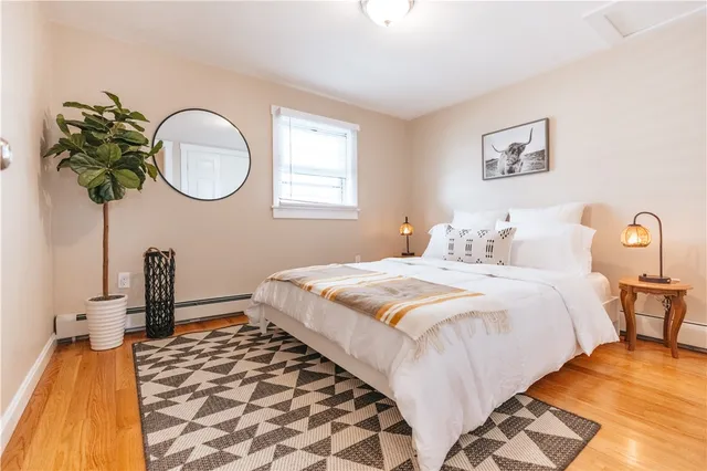 $3,800 | 28 Dixon Street, Newport, RI 02840