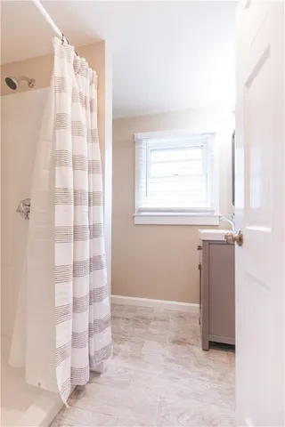 $3,800 | 28 Dixon Street, Newport, RI 02840