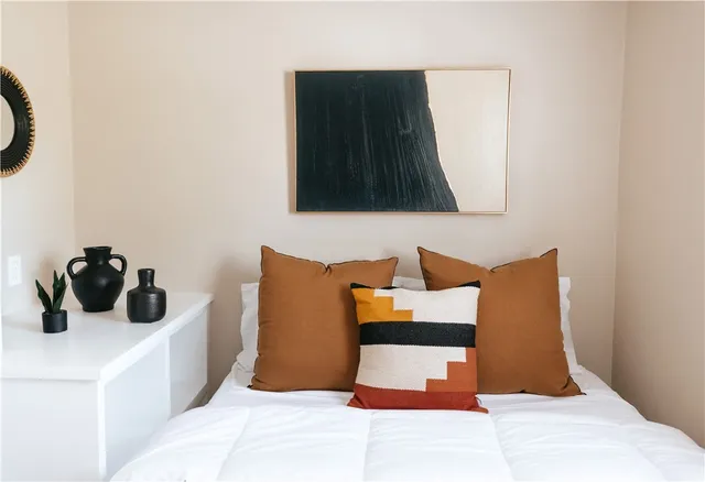 $3,800 | 28 Dixon Street, Newport, RI 02840