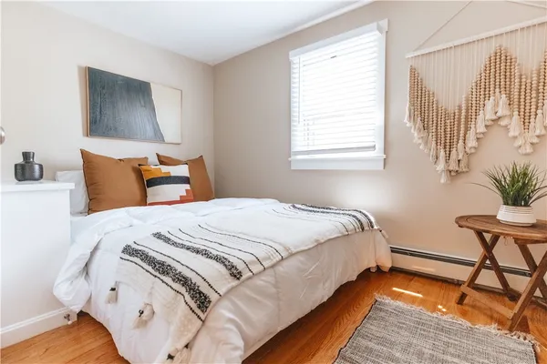 $3,800 | 28 Dixon Street, Newport, RI 02840