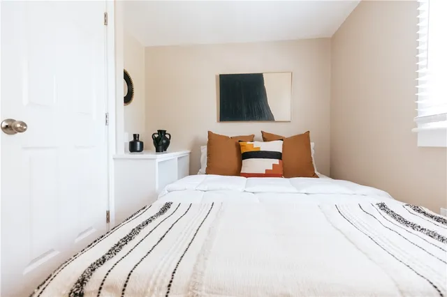 $3,800 | 28 Dixon Street, Newport, RI 02840