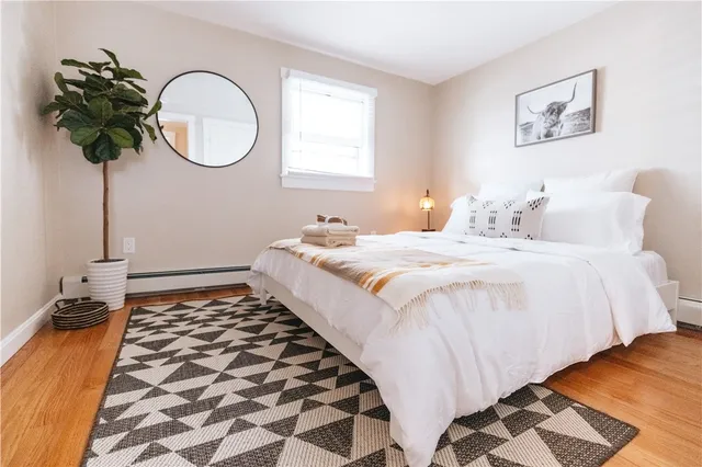 $3,800 | 28 Dixon Street, Newport, RI 02840