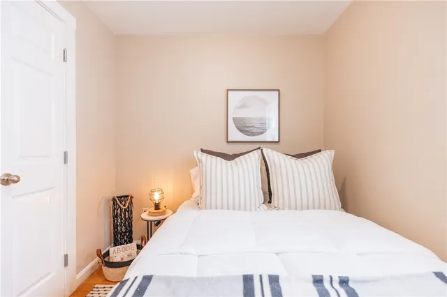 $3,800 | 28 Dixon Street, Newport, RI 02840