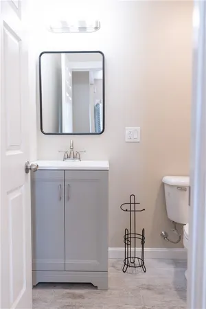 $3,800 | 28 Dixon Street, Newport, RI 02840