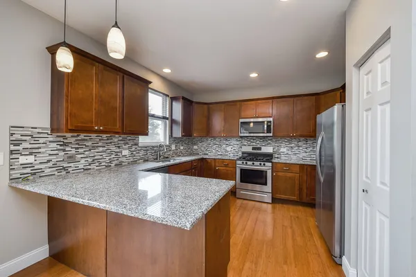 $465,000 | 2382 Shiloh Drive, Aurora, IL 60503