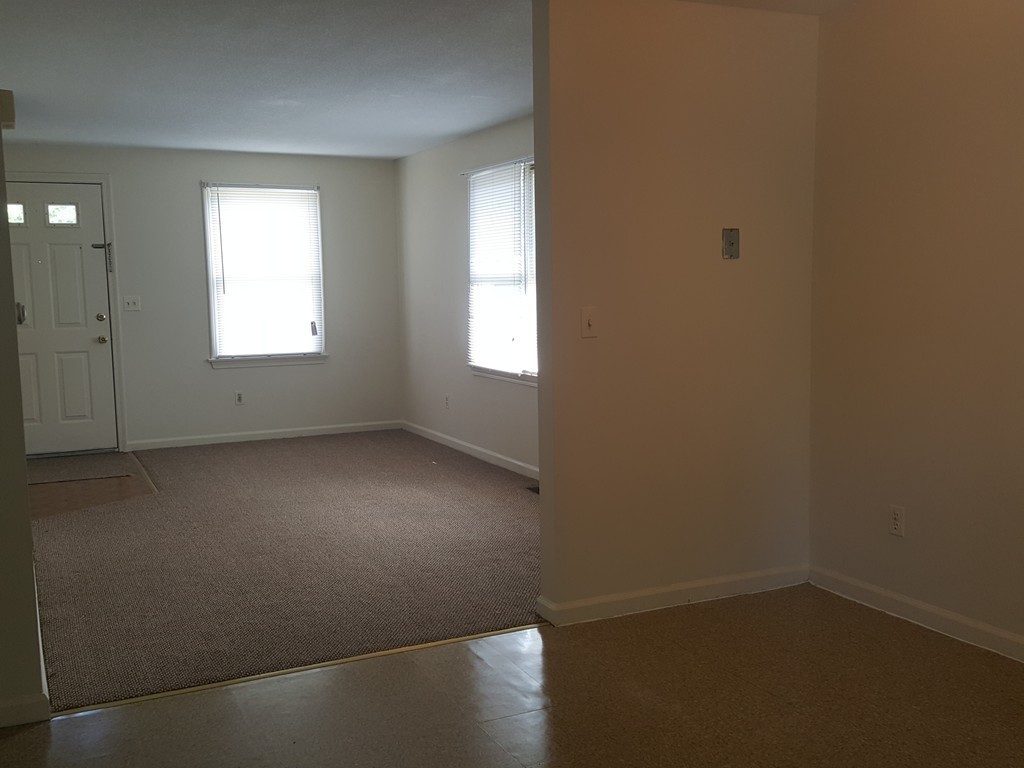 128 Cedar Street Springfield, MA 01105 - Photo 9 of 17 an empty room with a window