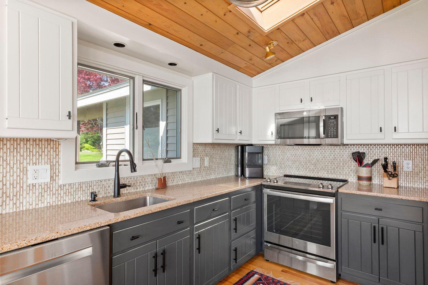 1588 Turtle Head Road Islesboro, ME 04848 - Photo 9 of 45