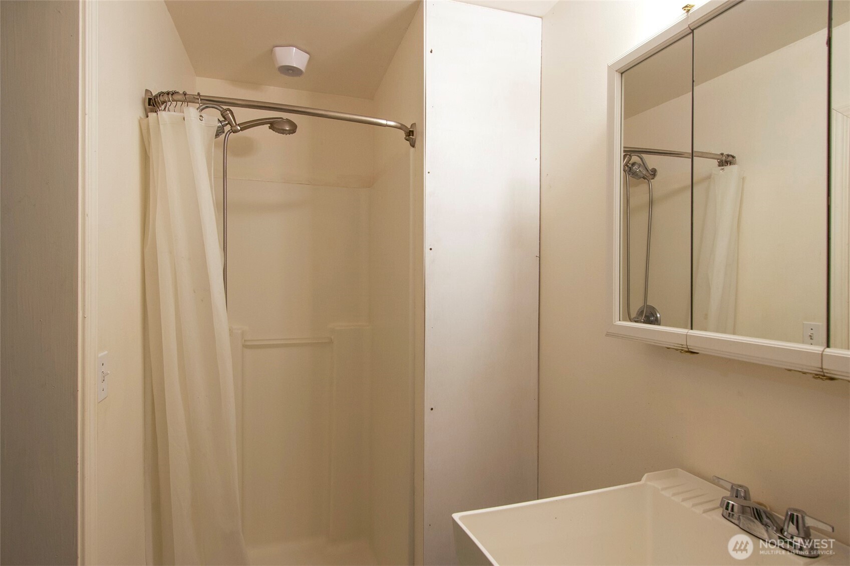 191 Airport Road Port Townsend, WA 98368 - Photo 13 of 27 a bathroom with a shower and a sink