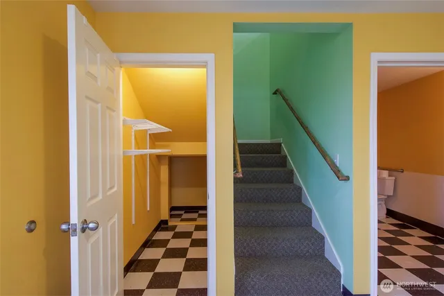 a view of a livingroom with furniture