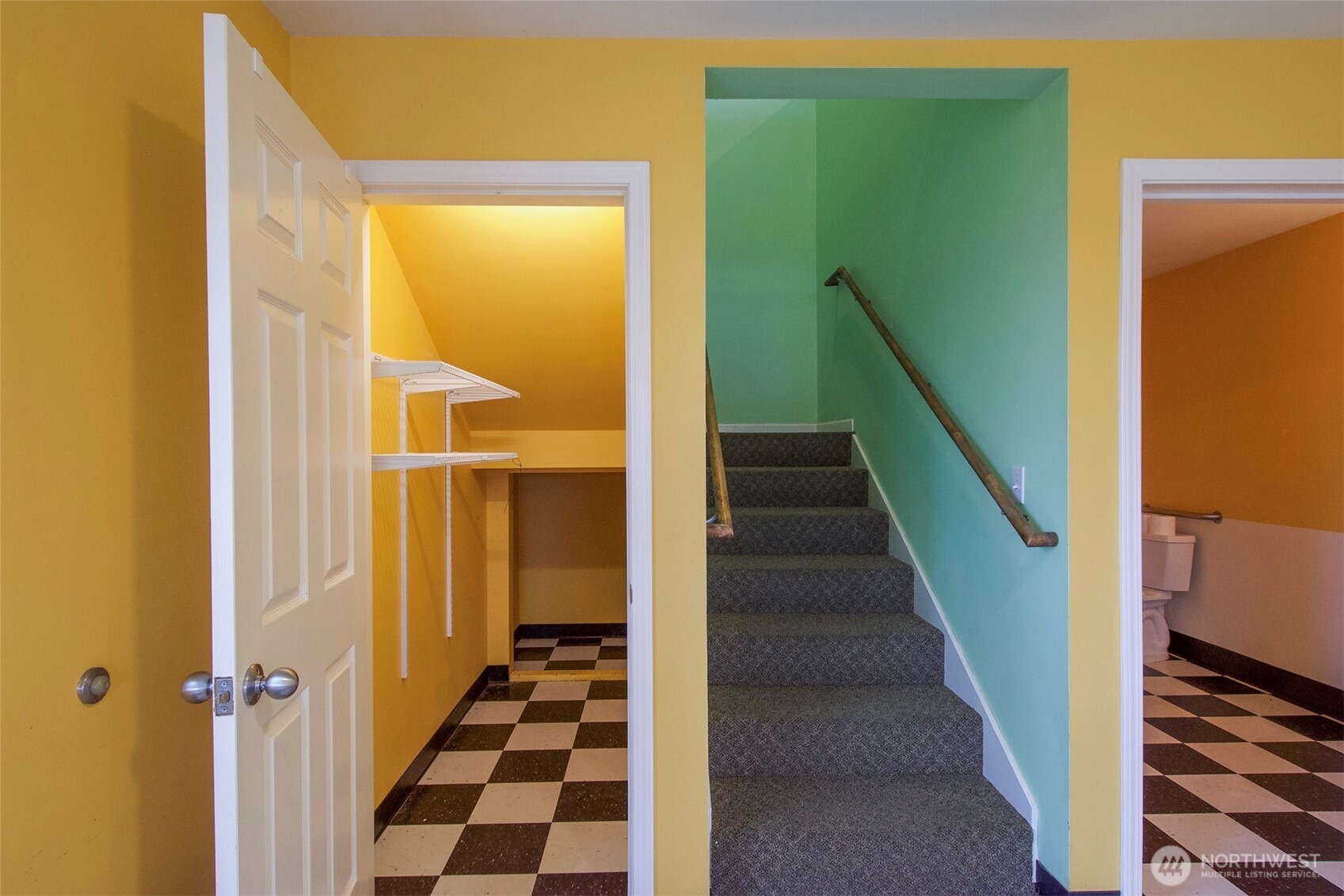 191 Airport Road Port Townsend, WA 98368 - Photo 18 of 27 a view of a front door