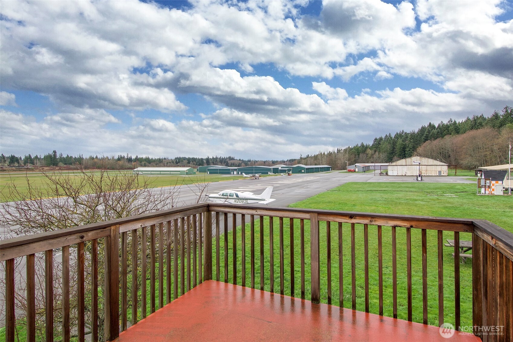191 Airport Road Port Townsend, WA 98368 - Photo 22 of 27 a balcony with an outdoor space