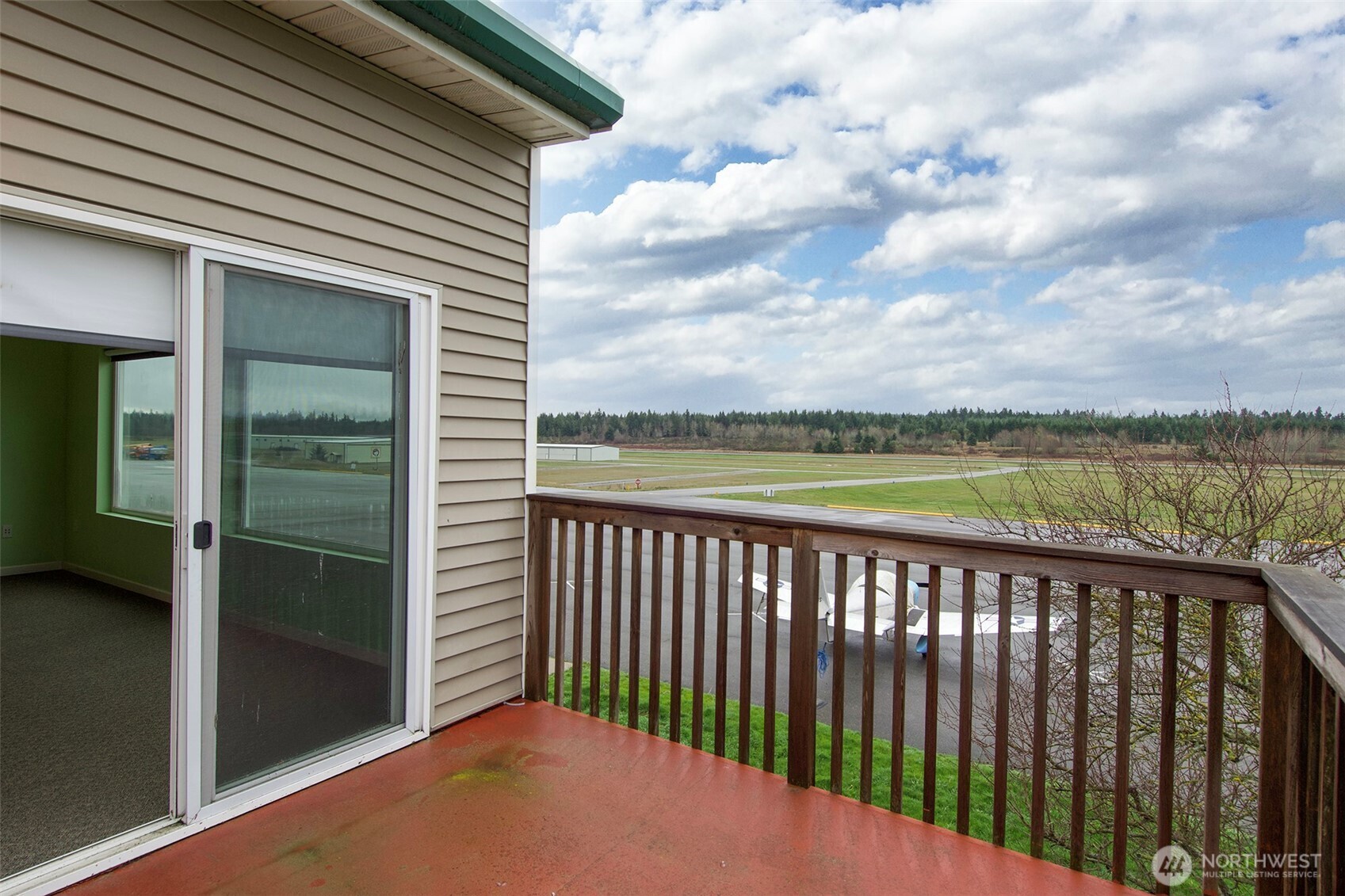 191 Airport Road Port Townsend, WA 98368 - Photo 23 of 27 a balcony with next to a yard