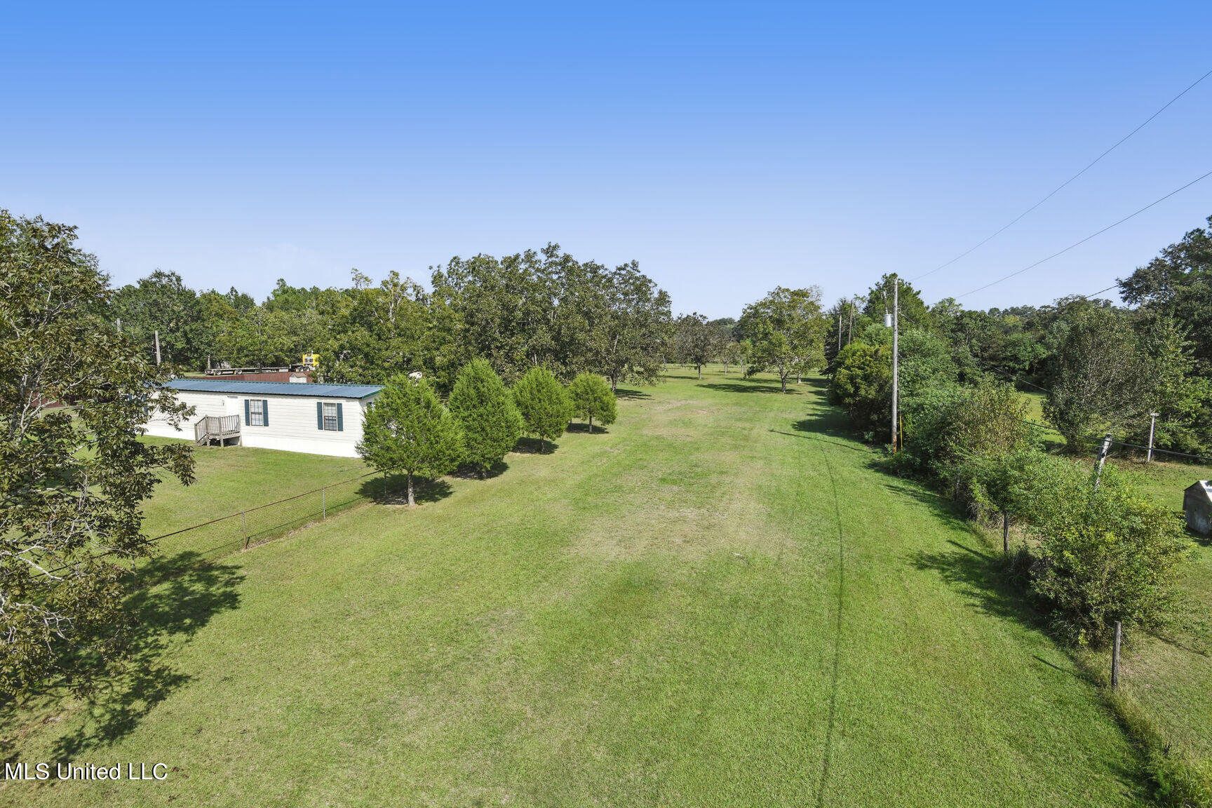 27188 D V Moran Road Pass Christian, MS 39571 - Photo 2 of 27 0016--003_1