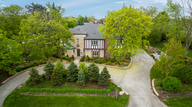 1000 Laurie Lane Burr Ridge, IL 60527 - Photo 1 of 36 an aerial view of a house