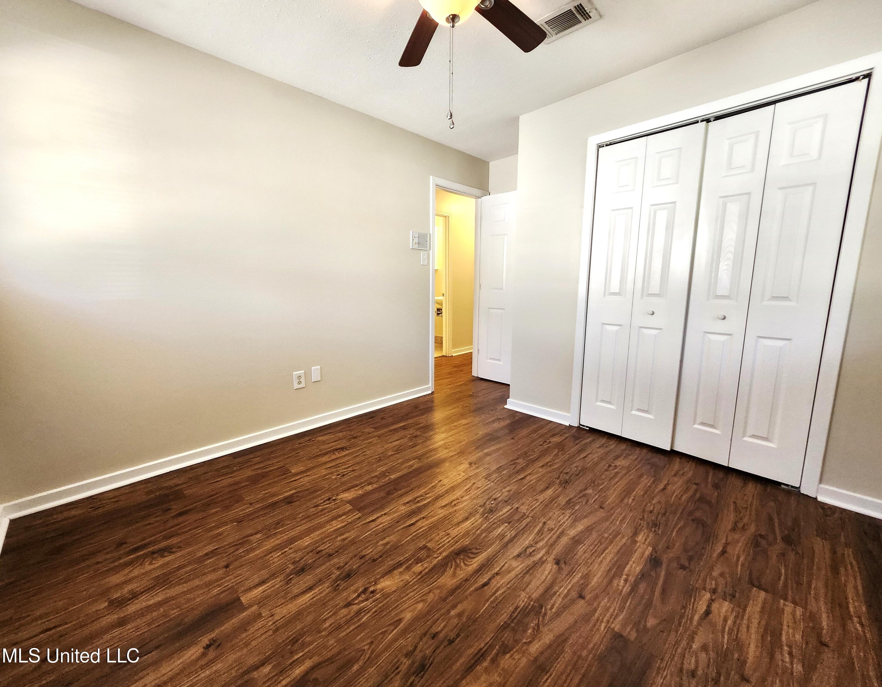 327 Mincheck Road Ocean Springs, MS 39564 - Photo 9 of 14 20241002_103405