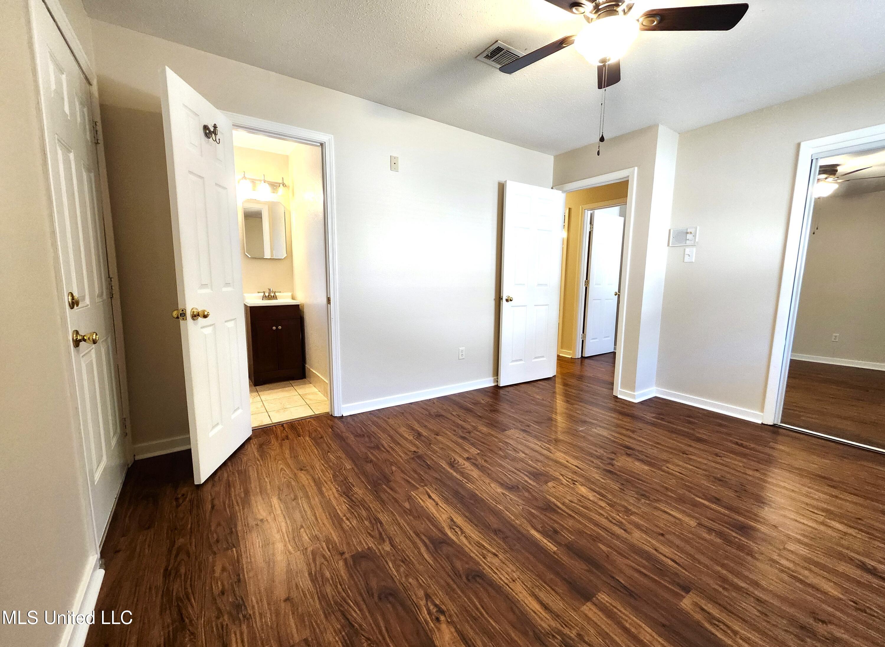 327 Mincheck Road Ocean Springs, MS 39564 - Photo 10 of 14 20241002_103430