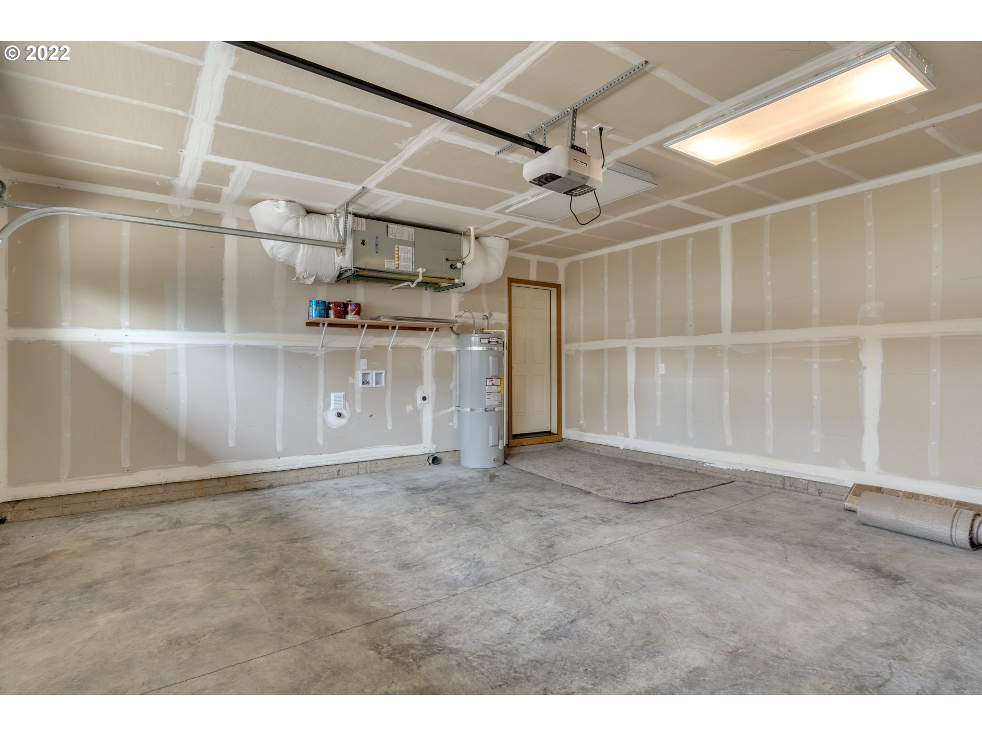 10923 Rees Street Northeast Donald, OR 97020 - Photo 23 of 27 a view of a garage