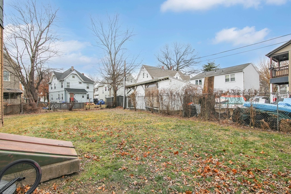 27 Waverly Street Springfield, MA 01107 - Photo 4 of 41 Gallery Image 4