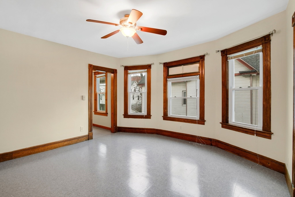 27 Waverly Street Springfield, MA 01107 - Photo 8 of 41 Gallery Image 8