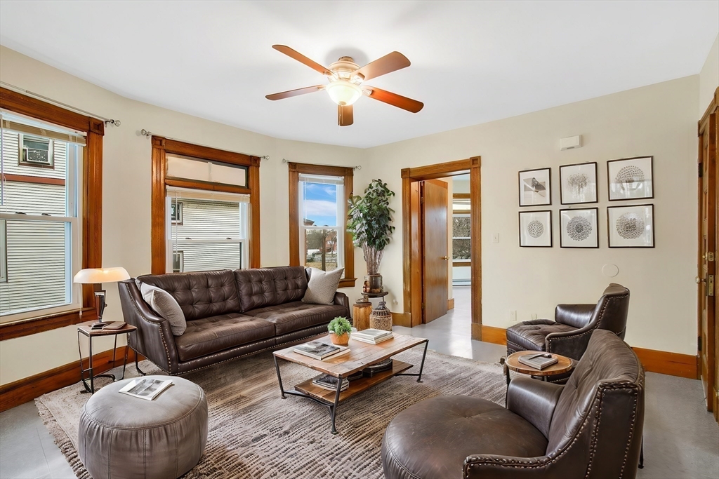 27 Waverly Street Springfield, MA 01107 - Photo 10 of 41 Gallery Image 10