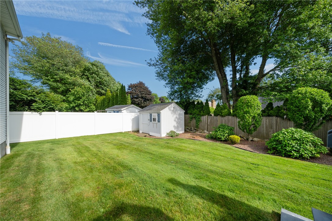 40 Conanicus Road Narragansett, RI 02882 - Photo 18 of 49