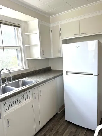 $1,400 | 820 Clay Street, Unit 12, Woodstock, IL 60098