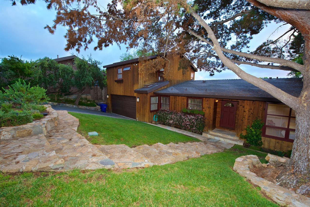 398 Hillcrest Drive Encinitas, CA 92024 - Photo 2 of 21