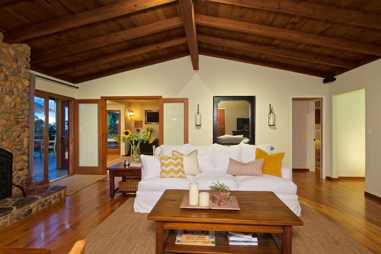 398 Hillcrest Drive Encinitas, CA 92024 - Photo 4 of 21