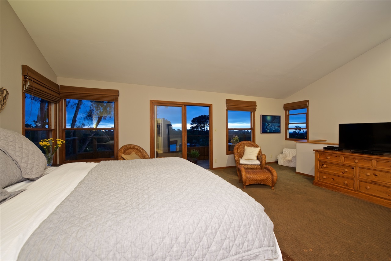 398 Hillcrest Drive Encinitas, CA 92024 - Photo 9 of 21