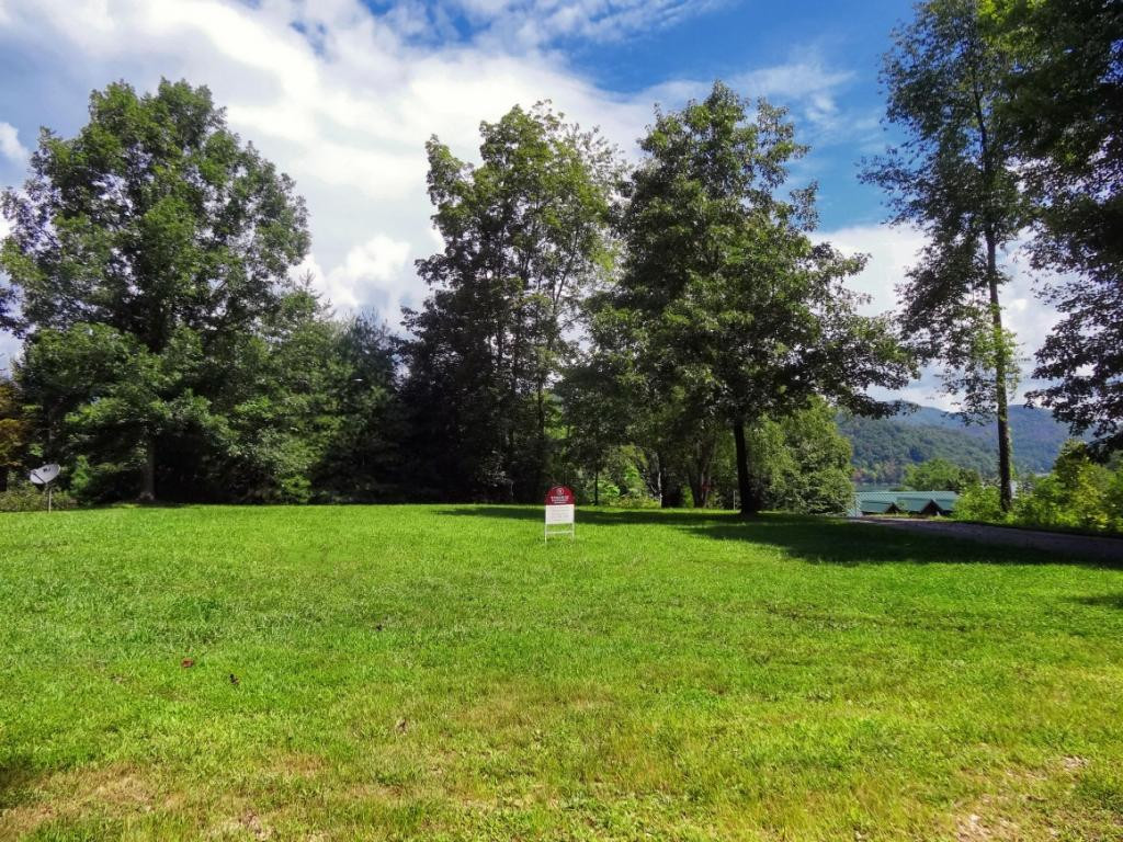 13 Oak Point Estates, Unit 13 Butler, TN 37640 - Photo 10 of 16 Photo 10
