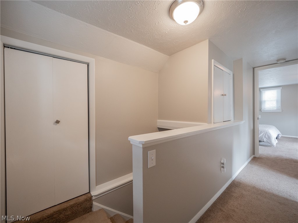 1260 Gordon Road Lyndhurst, OH 44124 - Photo 11 of 33