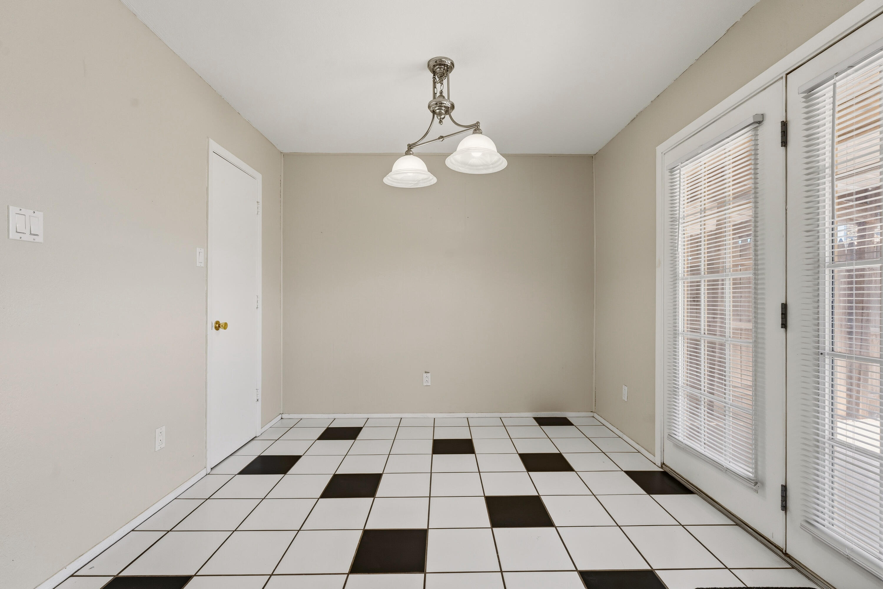 4725 48th Street Lubbock, TX 79414 - Photo 11 of 24 a view of a window in a room