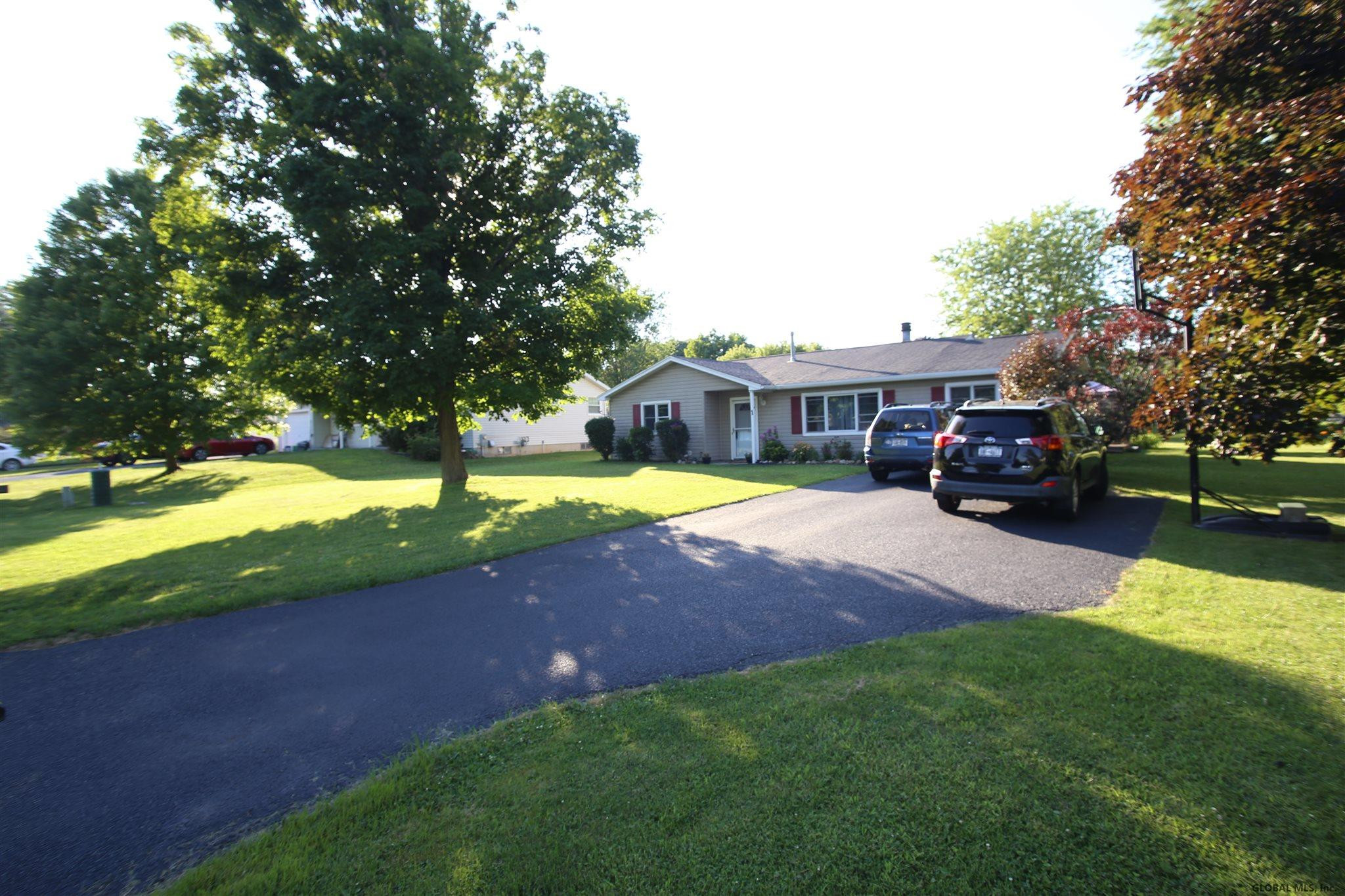 1 Hay Path Colonie, NY 12189 - Photo 2 of 30 Photo 2