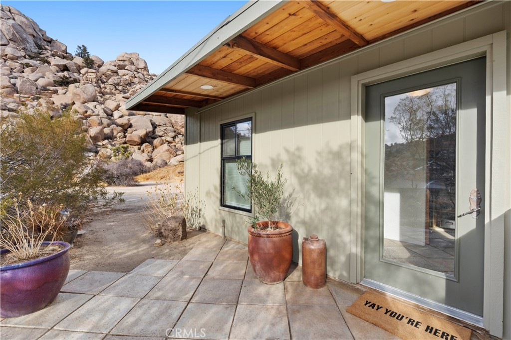 51222 Gamma Gulch Road Landers, CA 92285 - Photo 44 of 73 a view of a bathtub in a patio
