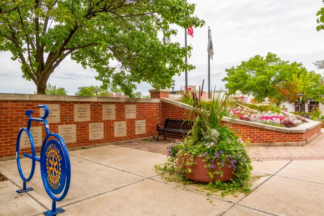 $625,000 | 84 North Parkside Avenue, Glen Ellyn, IL 60137