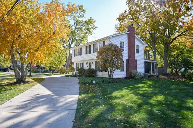 $625,000 | 84 North Parkside Avenue, Glen Ellyn, IL 60137