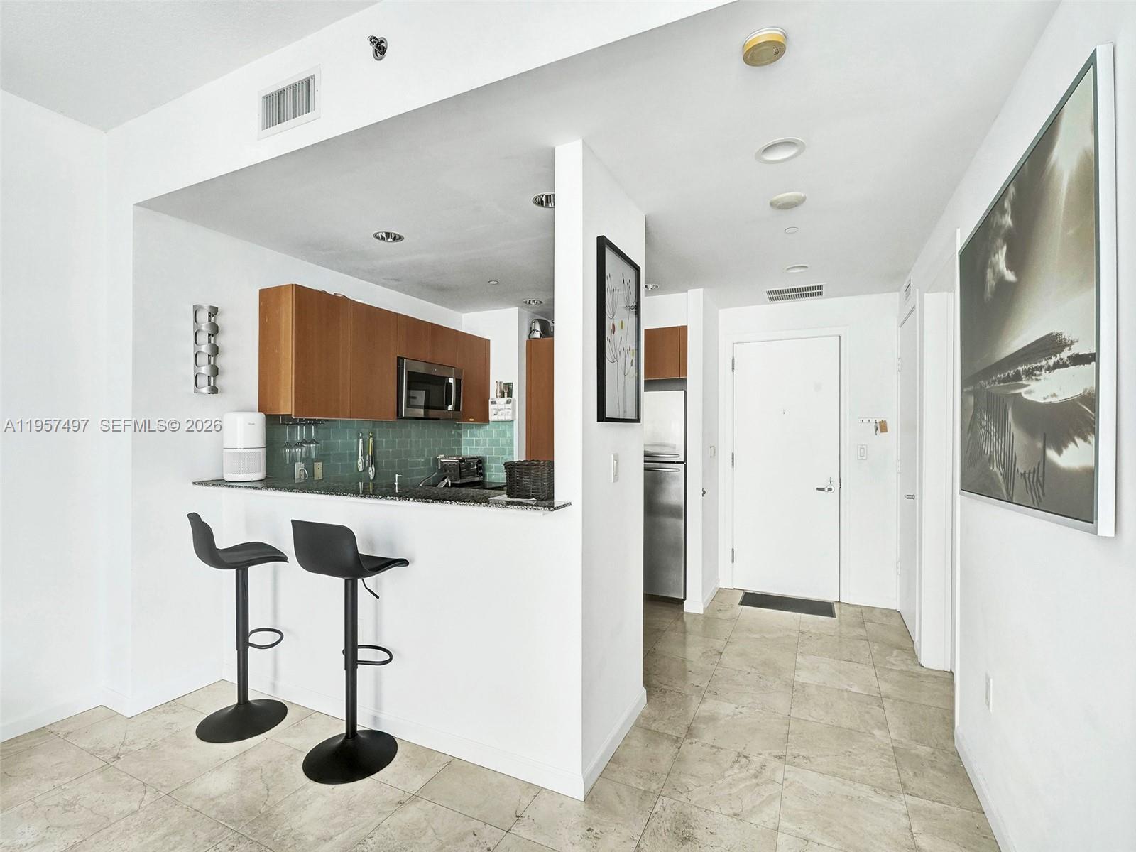 1050 Brickell Avenue, Unit 2722 Miami, FL 33131 - Photo 5 of 19 a view interior of the house