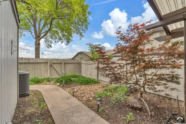 $207,500 | 2600 West 24th Terrace, Lawrence, KS 66047