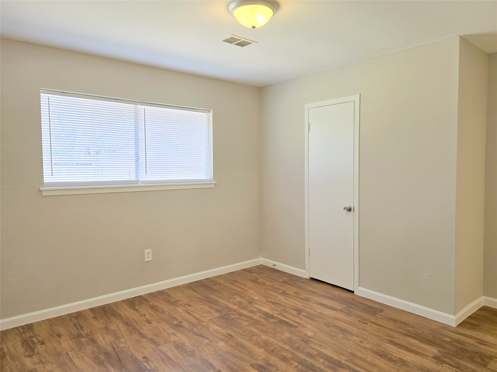 5404 Hazel Street Baytown, TX 77521 - Photo 8 of 17 Gallery Image 8